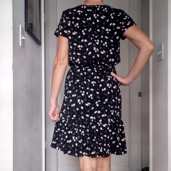 Banana Republic short flowy above knee dress S - Picture 4 of 5